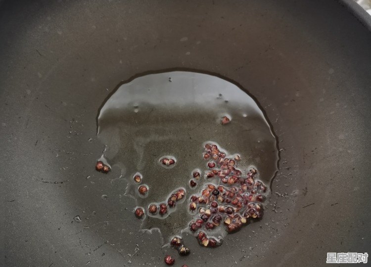 山东清汤鸡做法_参加婚宴酒席上的四大件当中那整鸡的做法与名字?(鸡是整个的) 山东清汤鸡做法_参加婚宴酒席上的四大件当中那整鸡的做法与名字?(鸡是整个的) - 星座运势