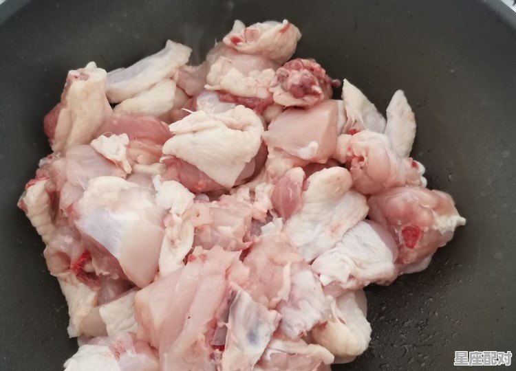 山东清汤鸡做法_参加婚宴酒席上的四大件当中那整鸡的做法与名字?(鸡是整个的) 山东清汤鸡做法_参加婚宴酒席上的四大件当中那整鸡的做法与名字?(鸡是整个的) - 星座运势