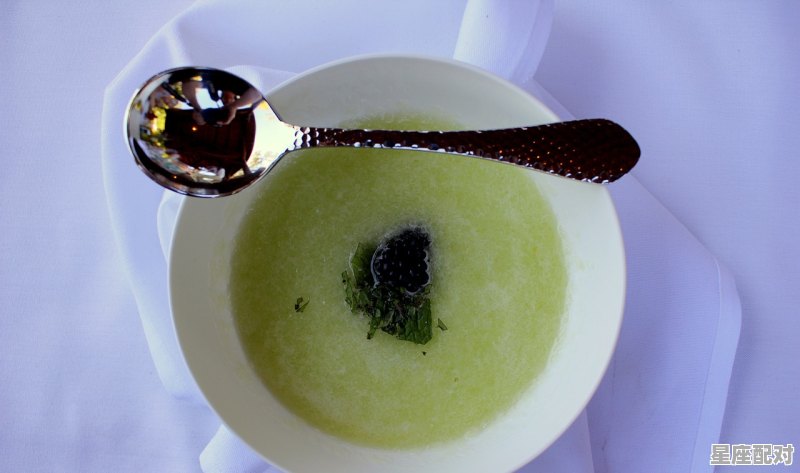 一个碗带一个盖子的叫什么名字_餐厅常用的餐具的名称 一个碗带一个盖子的叫什么名字_餐厅常用的餐具的名称 - 星座运势