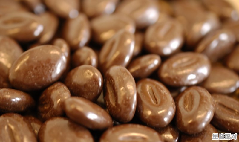 11月17日生日巧克力：夏威夷阳光（White Chocolate Macadamia Nu - 星座运势