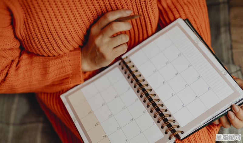 求一些常用的礼貌行为，比如，敲门不能急促的敲三下，比如吃饭不能把筷子插在碗里_吃饭手指不能向天么 - 星座运势