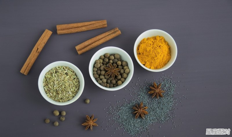 中国传统过小年要吃什么;中国的习俗过小年都要吃什么  - 星座运势