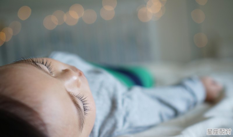 梦寐的意思……求解答，梦到床上 - 星座运势