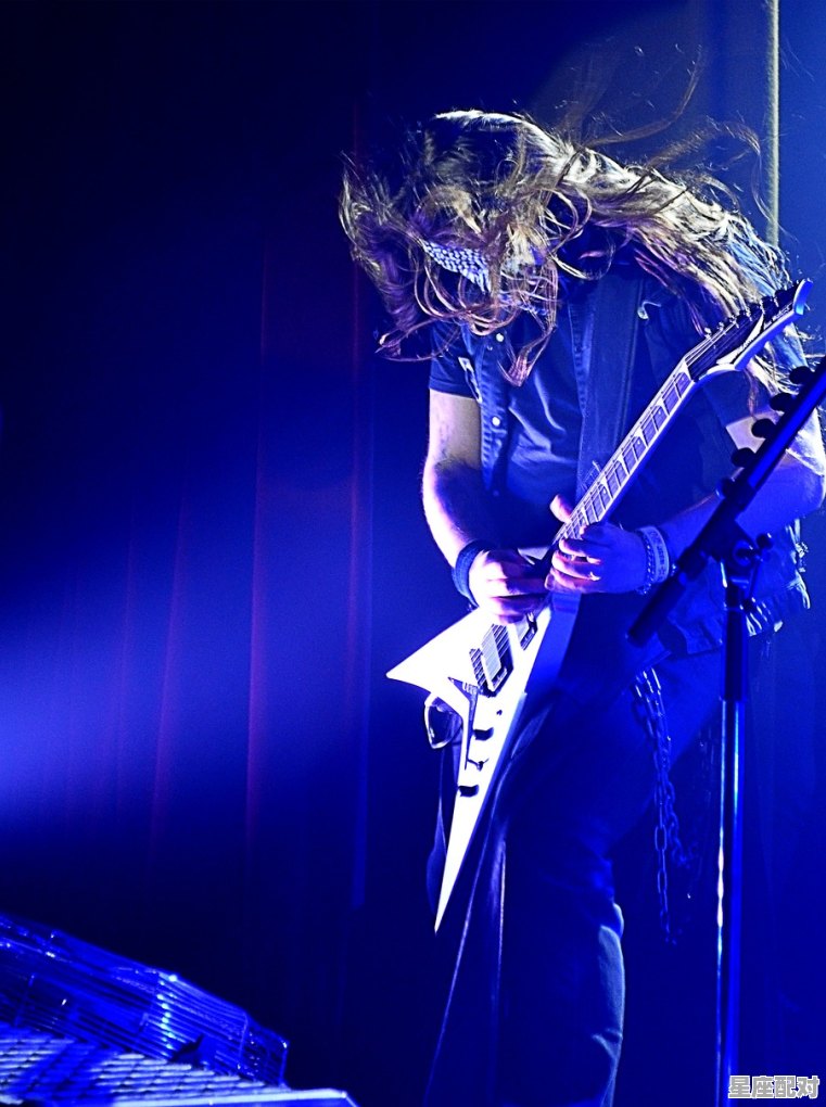 什么恋人的歌名四个字,后弦什么星座 什么恋人的歌名四个字,后弦什么星座 - 星座运势