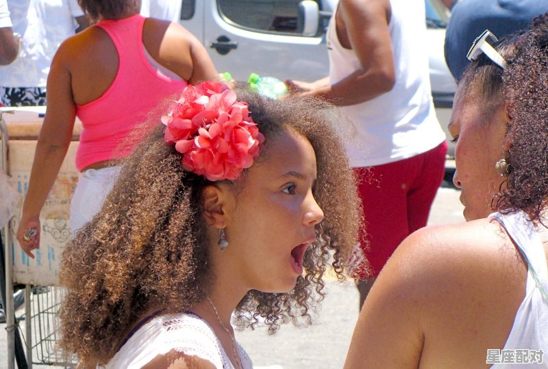 光着脚走路什么意思，梦到自己脚 - 星座运势