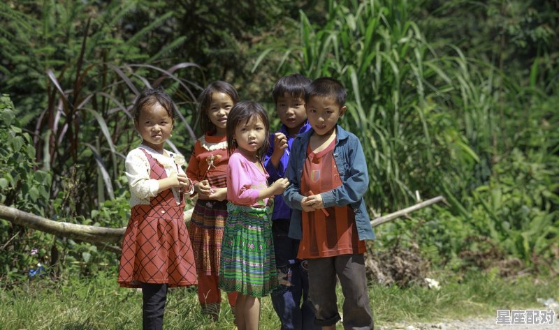 写出三个少数民族的名称和该民族的传统习俗,中国其它的民族过年习俗 - 星座运势