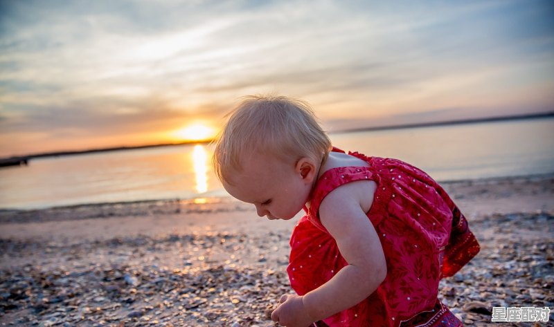 双子女的性格,双子座的女生的性格特点 - 星座运势