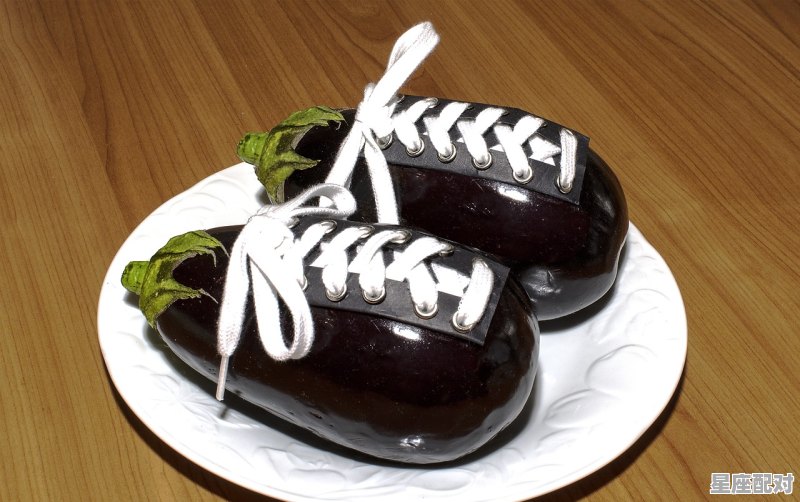 女人穿过鞋针插鞋心什么讲究，刺穿嘴巴习俗 - 星座运势