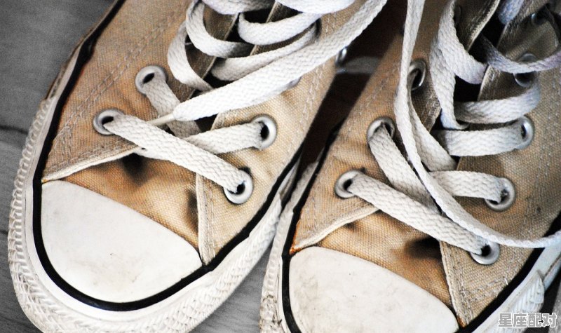 NIKE官网上给的价,明明两双鞋长得一样,为什么价钱差距那么大_梦到买鞋子 NIKE官网上给的价,明明两双鞋长得一样,为什么价钱差距那么大_梦到买鞋子 - 星座运势