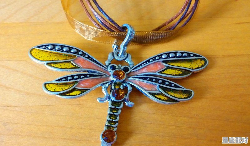 青龙吊坠可以随便佩戴吗，属龙佩戴什么生肖 - 星座运势