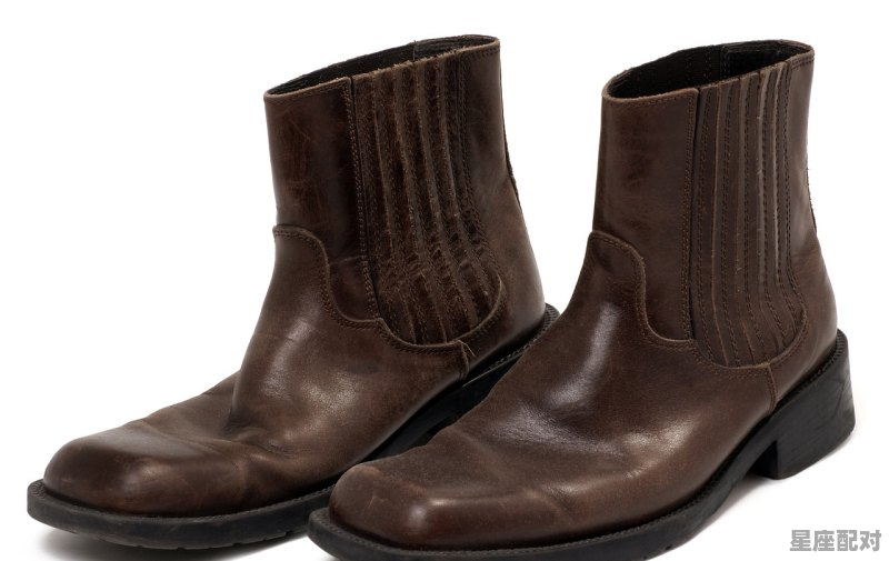 穿一只鞋掉一只鞋寓意什么,梦到一双鞋 穿一只鞋掉一只鞋寓意什么,梦到一双鞋 - 星座运势