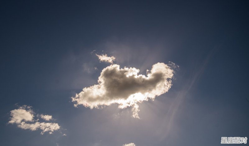 双鱼座今天幸运色是什么颜色_2021年双鱼座总结 - 星座运势