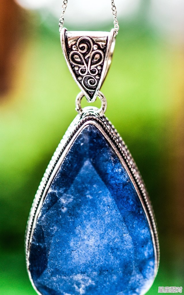 注定离不开水瓶男的星座，水瓶座和什么星座配对最合适呢男 - 星座运势