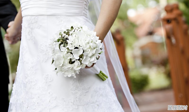 结婚晚上睡觉有什么讲究,新娘半夜出嫁是哪里的习俗 结婚晚上睡觉有什么讲究,新娘半夜出嫁是哪里的习俗 - 星座运势