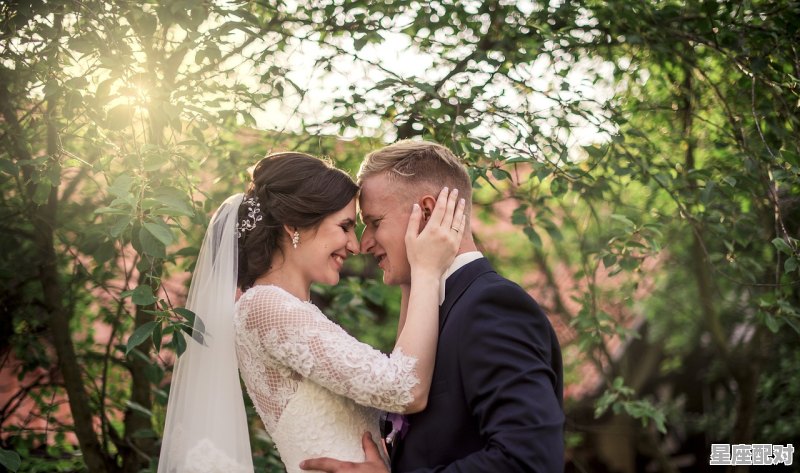 结婚的时候,接新娘,有什么习俗_接媳妇下车有什么讲究 结婚的时候,接新娘,有什么习俗_接媳妇下车有什么讲究 - 星座运势