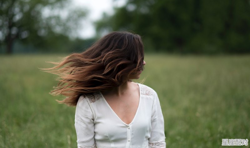 双鱼座女生性格脾气特点和缺点,星座配对双鱼座女生的性格分析 - 星座运势