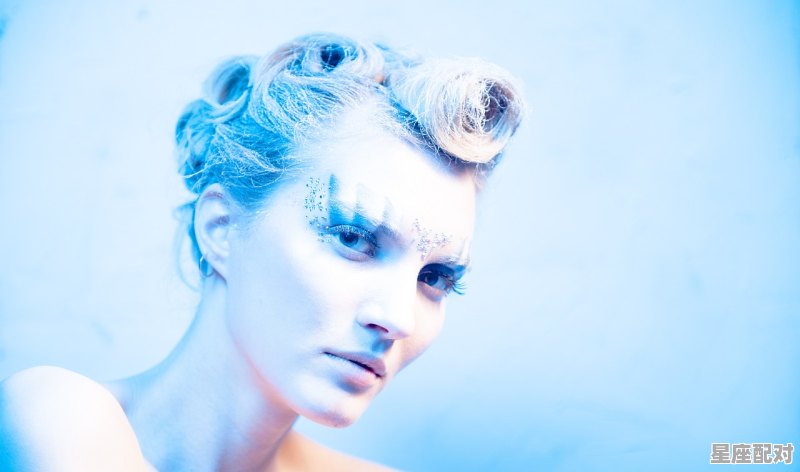 狮子座女生跟哪个星座男生配，十二星座狮子座与哪个星座配对最合适男生 - 星座运势