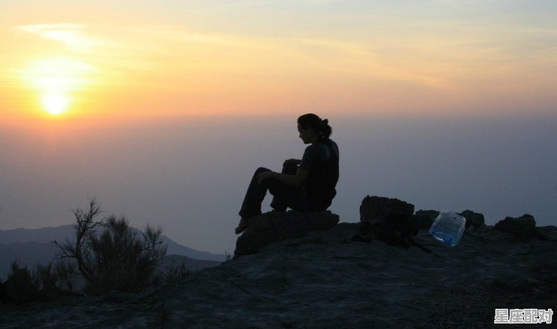 天蝎男会离不开双子女吗，天蝎座双子座女人性格 - 星座运势