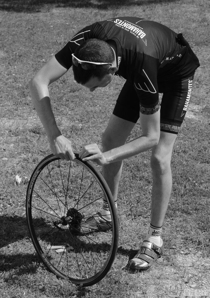 骑车摔一跤寓意好吗,小熊座今日运势 骑车摔一跤寓意好吗,小熊座今日运势 - 星座运势