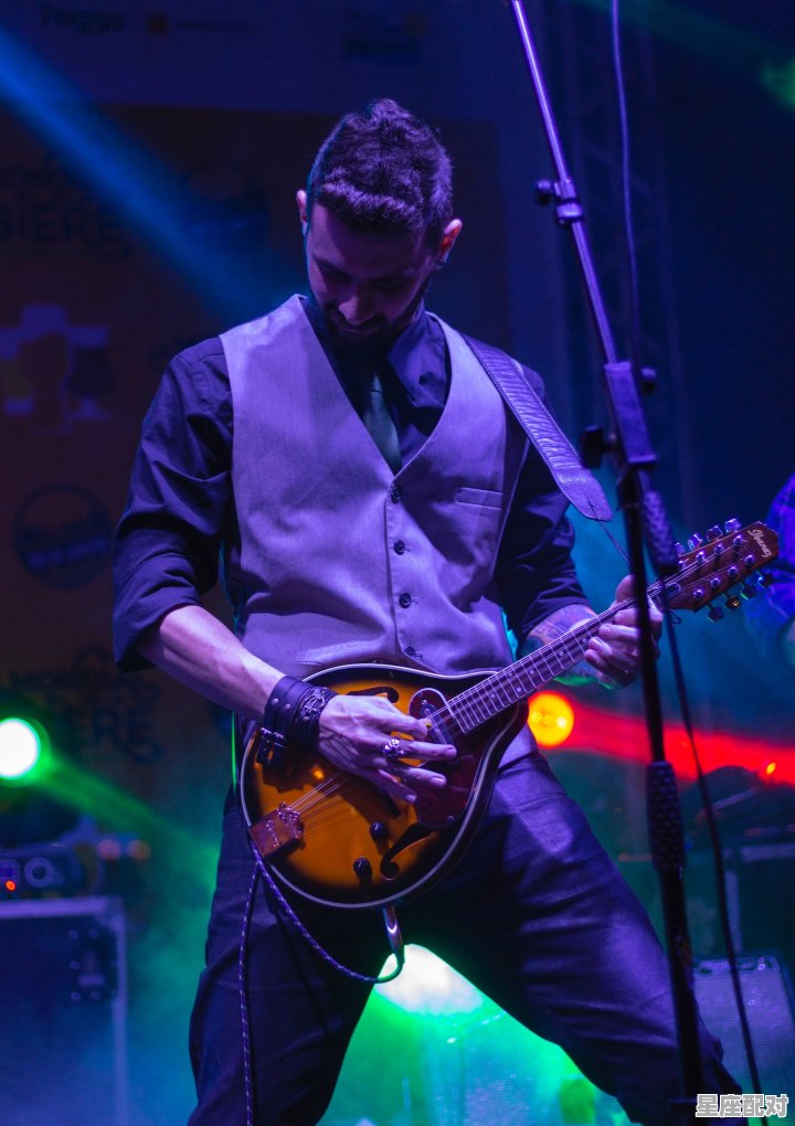 适合ktv大合唱的歌，梦到ktv唱歌 - 星座运势