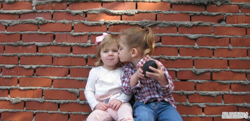 很好的朋友去世了，什么时间去探望其家人？出殡前还是出殡时？应该拿什么东西,中国拜访朋友习俗 - 星座运势