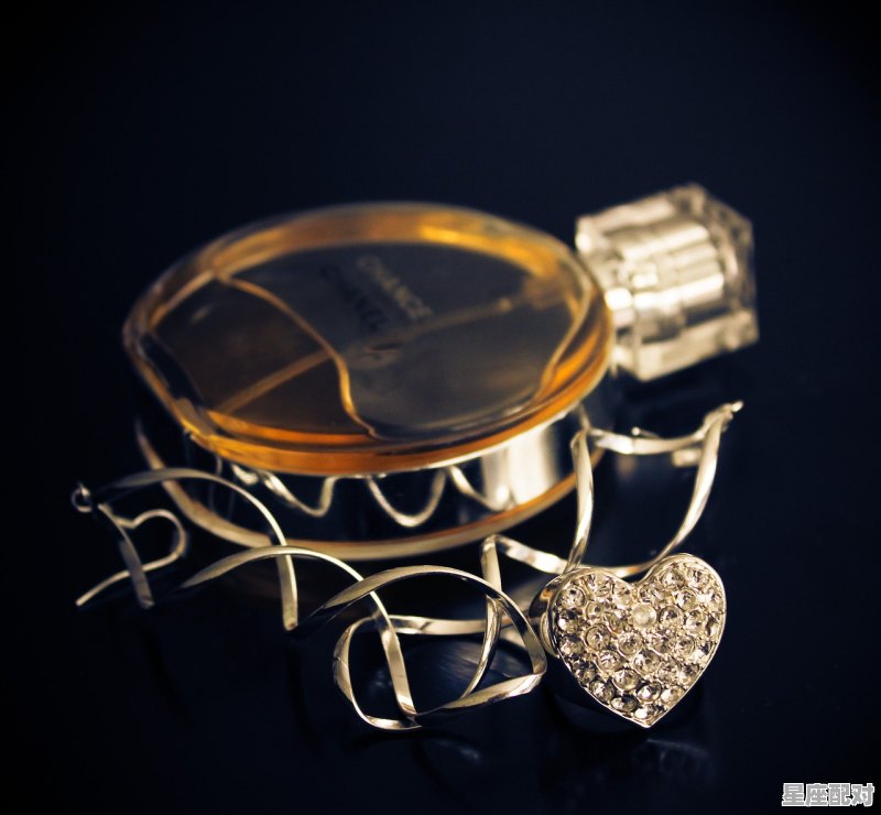 孕妇佩戴什么首饰好_黄金饰品的寓意和象征 - 星座运势