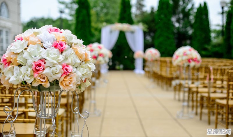 中西方举办婚礼场所的不同,中西方婚姻习俗比较 中西方举办婚礼场所的不同,中西方婚姻习俗比较 - 星座运势