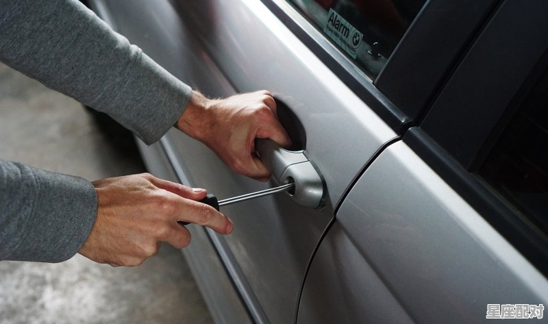 被小偷偷了钱是好事吗,梦到别人偷我钱 被小偷偷了钱是好事吗,梦到别人偷我钱 - 星座运势