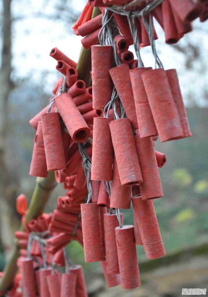 “水葬”是什么样的习俗,河南农村习俗洒灰 “水葬”是什么样的习俗,河南农村习俗洒灰 - 星座运势