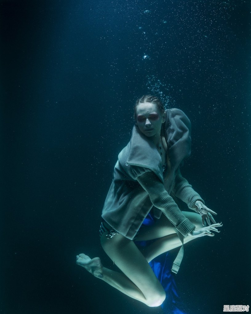 修真者渡劫失败重生都市的小说主角姓陈，陈曦什么星座 - 星座运势