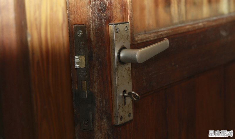 坏了,要换个车门,大约得多少钱,梦到坏门 坏了,要换个车门,大约得多少钱,梦到坏门 - 星座运势