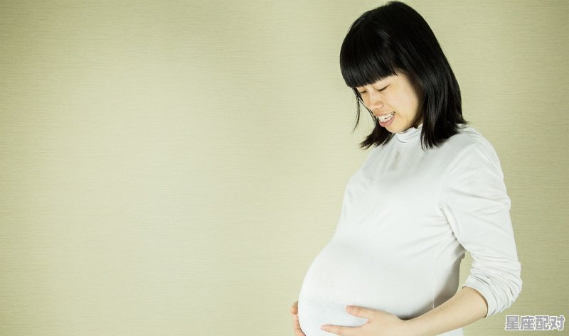 孕妇上厕所出血怎么回事,孕妇梦到自己见红 - 星座运势