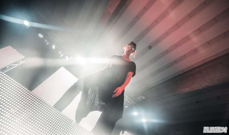 摩羯座男生性格特点_摩羯座男生的性格 - 星座运势