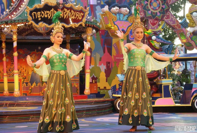 中西文化融合的例子,东西方相同的习俗 中西文化融合的例子,东西方相同的习俗 - 星座运势