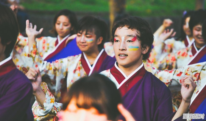 换孝衣的人应穿什么衣服，梦到亲人穿孝衣 - 星座运势